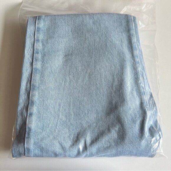 NWOT - Zara, Women's High Rise Straight Leg Jeans - Light Blue. Size: 2 (US). - Picture 4 of 14
